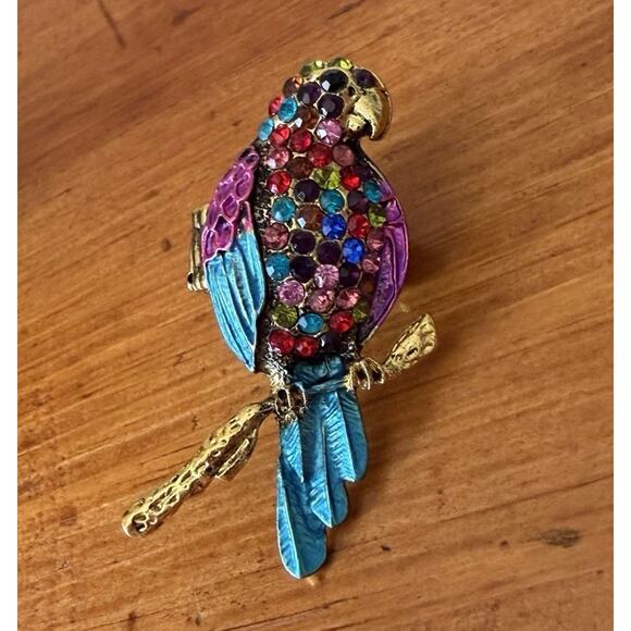 Colorful Parrot Stretch Ring Gold Tone Enamel Rhinestone Macaw Bird Size 7-8 - Picture 13 of 13